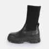 Buffalo Aspha Sock Boot Short