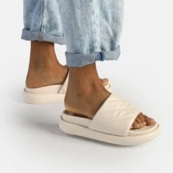 Titelseite -Outlet BUFFALO Store 2176659 P2