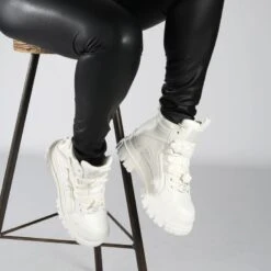 Titelseite -Outlet BUFFALO Store 2196498 P2