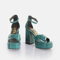 Buffalo May Cross -Outlet BUFFALO Store 2196555 P4