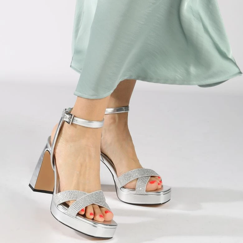 Buffalo Cherry Glam 1 Buffalo Cherry Glam