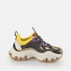 Buffalo Trail One -Outlet BUFFALO Store 2221201 P5